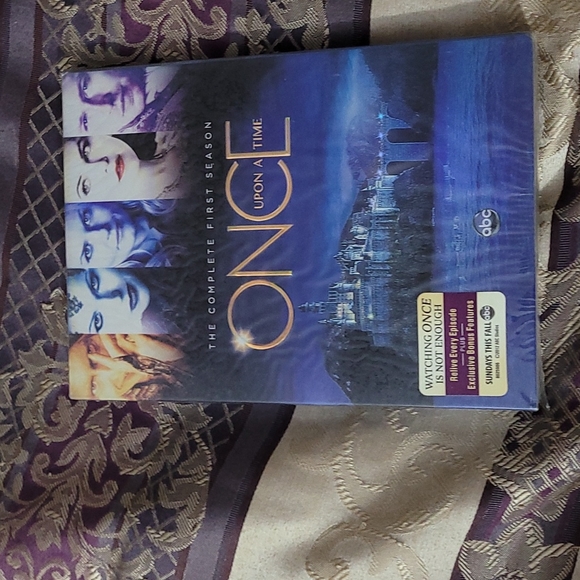 Once Upon A Time DVD's Season 1 & 2 new in plastic - Picture 5 of 6